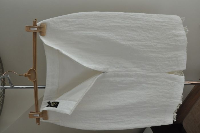 Elegancka garsonka z koronką, żakiet i spódnica, rozmiar 40, ecru