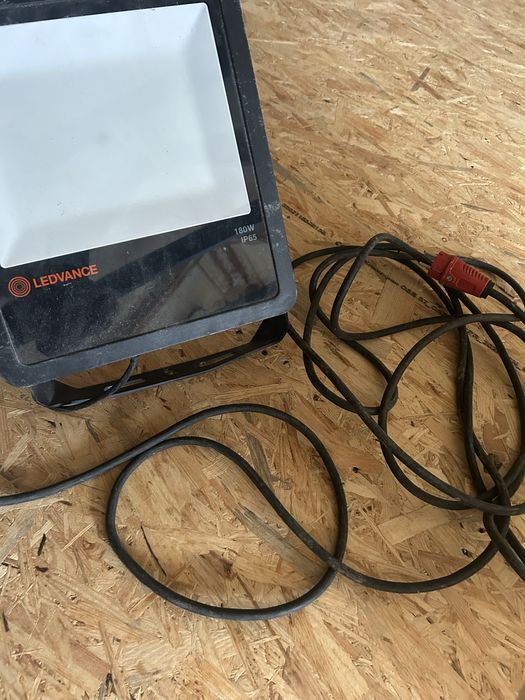 Halogen LEDVANCE IP65 180W