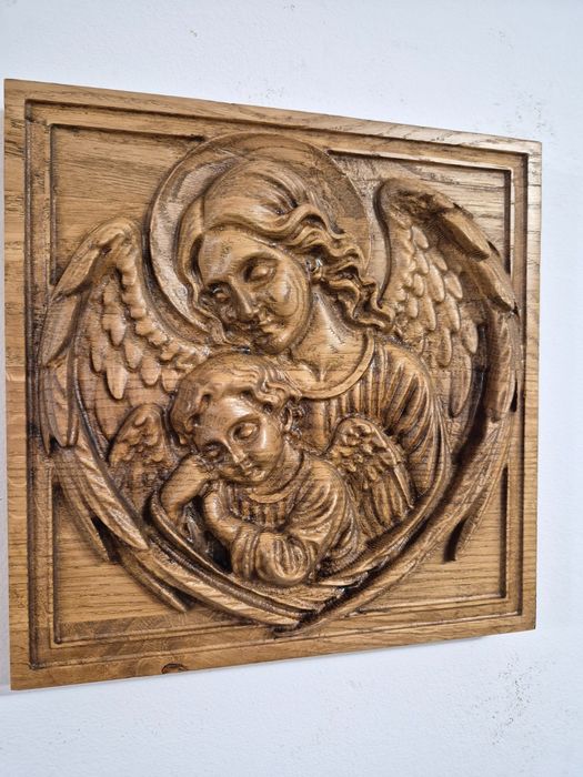 Płaskorzeźba z drewna – Anioły, ochrona i spokój, PREZENT