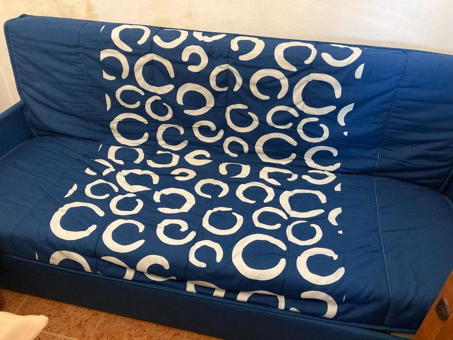 Sofá cama em tecido em muito bom estado