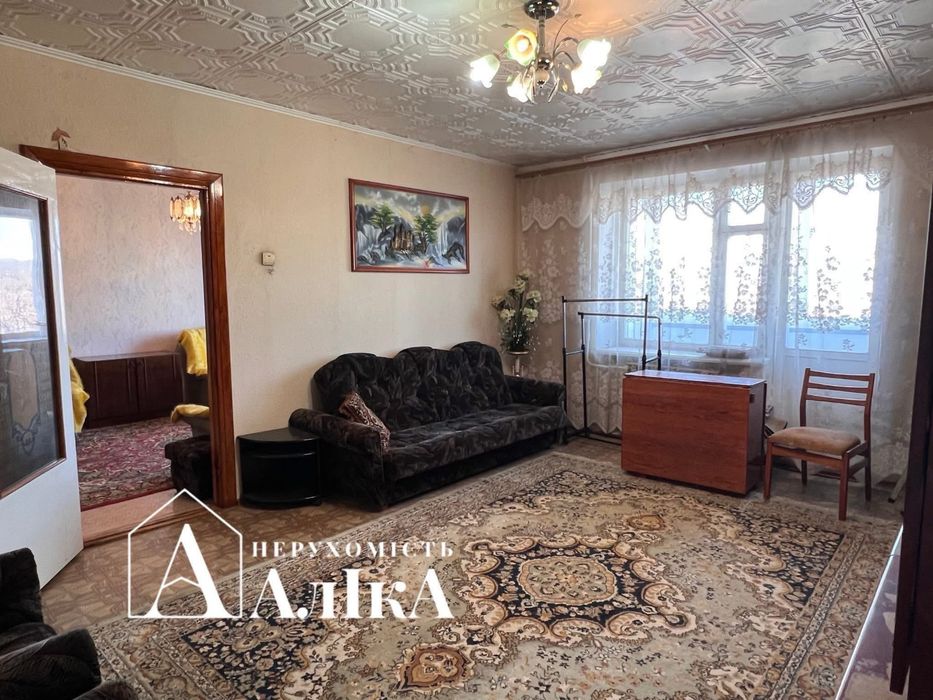 Продам 4-кімнатну квартиру з гарним плануванням!