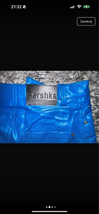 Niebieskie jeansy