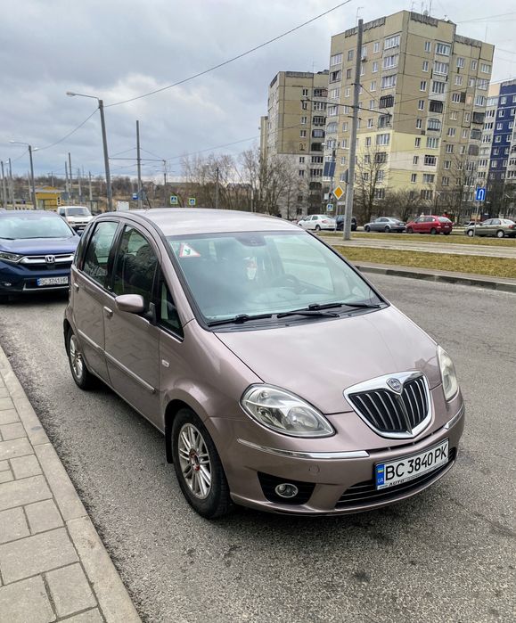 Машина Lancia Musa Автомат/робот