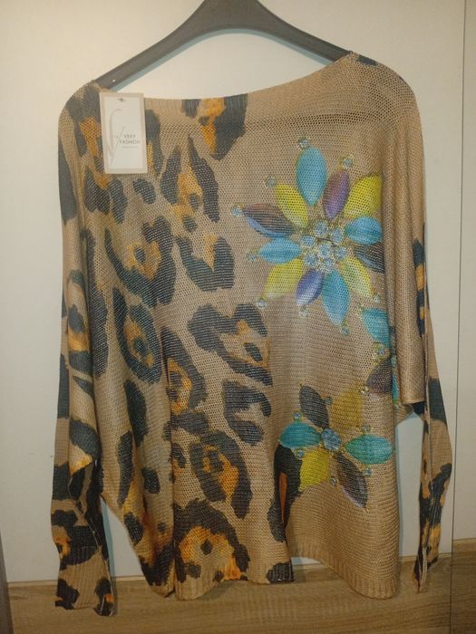 Sweter panterka w kwiaty