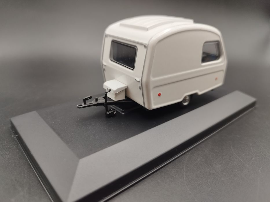 1:43 DeAgostini przyczepa kempingowa Niewiadów N126 model