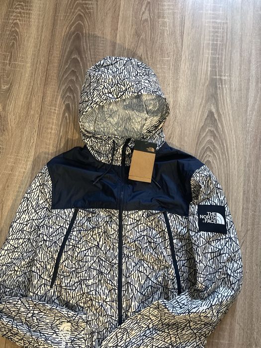 Вітровка the north face оригінал