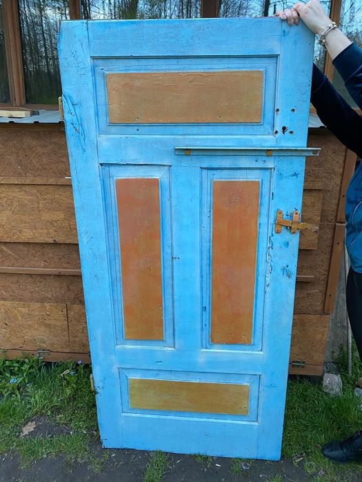 Stuletnie, zabytkowe sliczne drzwi