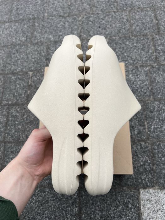 Adidas Yeezy Slide Bone klapki beżowe comfy viral streetwear 43