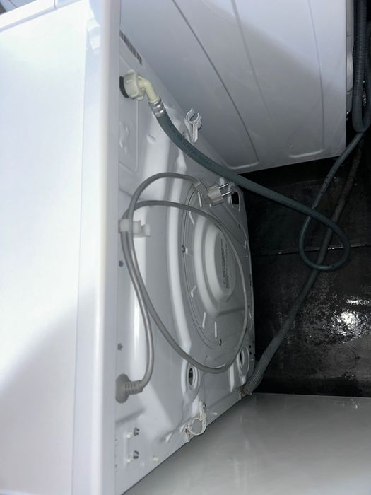 Máquina de lavar e secar roupas