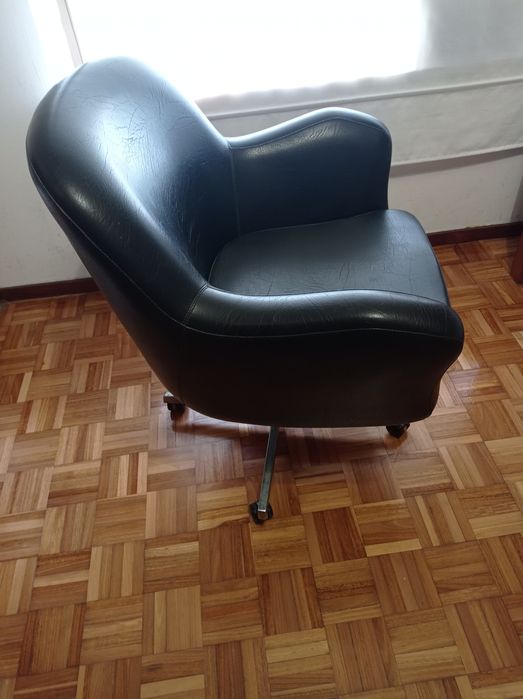 Duas Cadeira de escritório64284153445505124