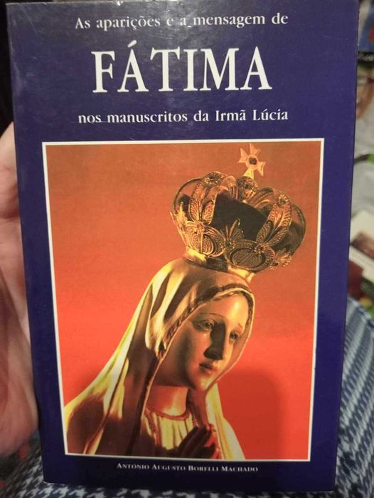 Livros variados em bom estado