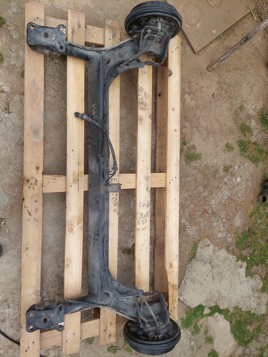 Eixo traseiro Ford Fiesta 1.25 98-99