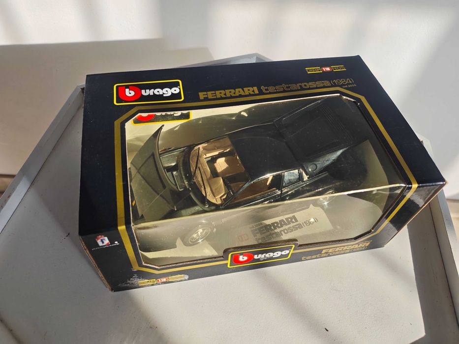 Burago 1/18 Colecção Ferrari Testarossa 1984