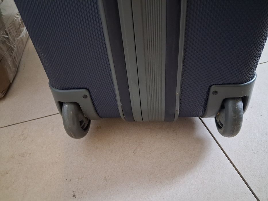 Чемодан, дорожная сумка