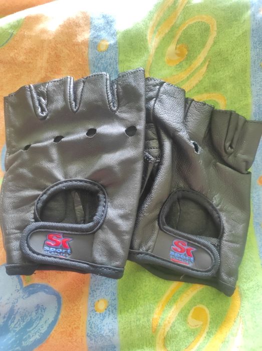 Перчатки для тренеровок