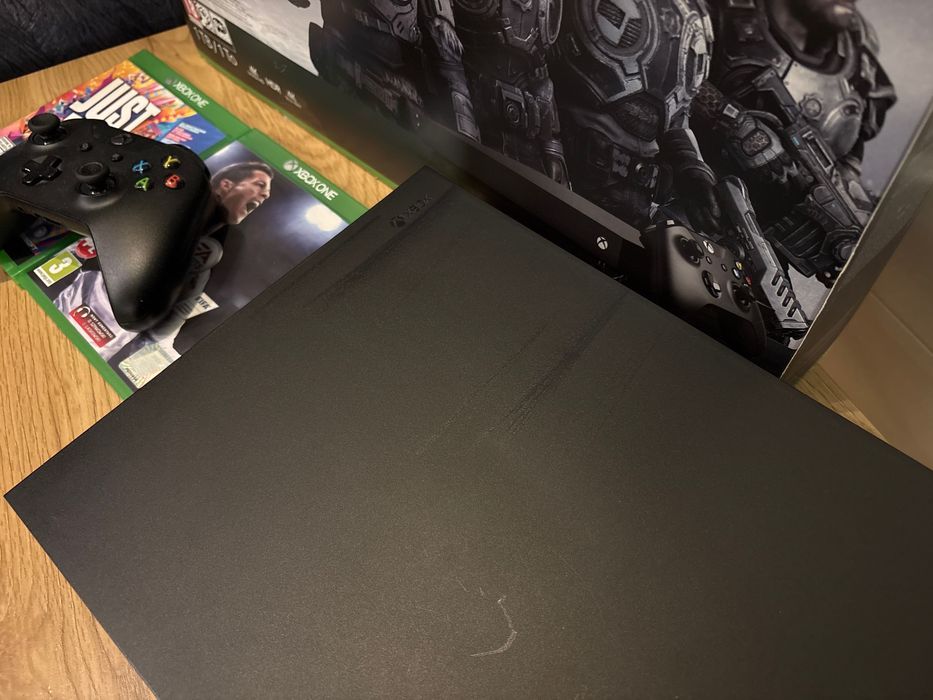 Xbox One X 1TB Kinect 2.0