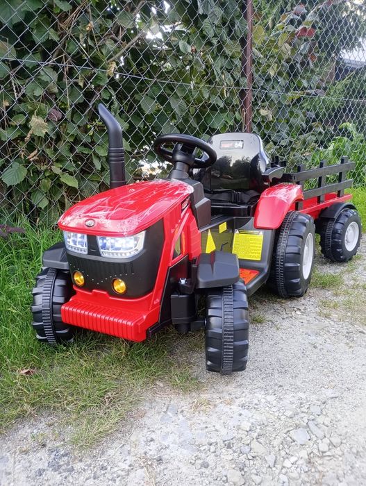 Traktor akumulatorowy HECHT ledy przyczepka