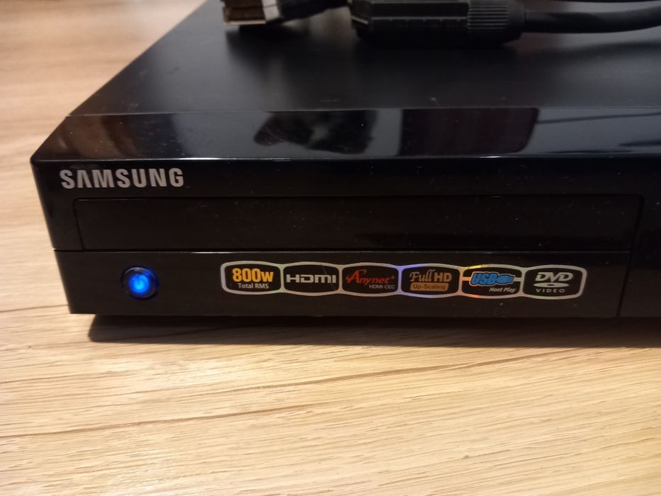 Amplituner z odtwarzaczem DVD do kina domowego Samsung