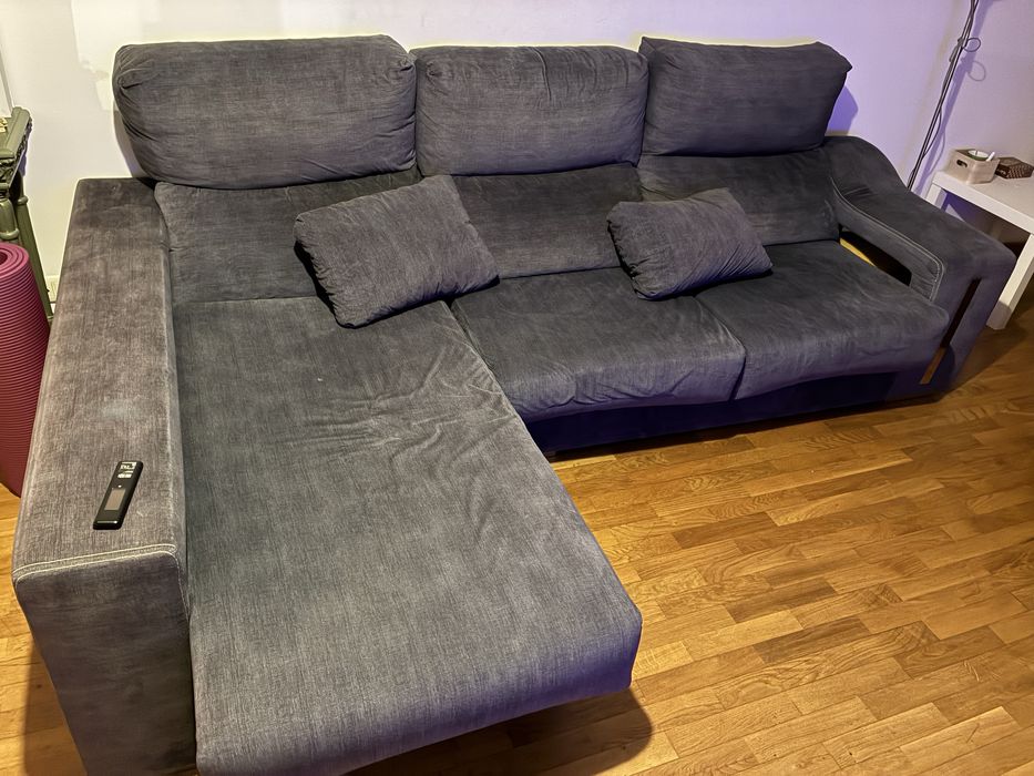 Sofá azul chaise longue