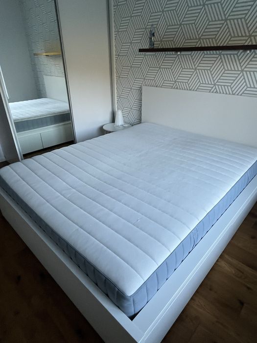Łóżko MALM Ikea, z metaracem Valevag i szufladami, 160x200