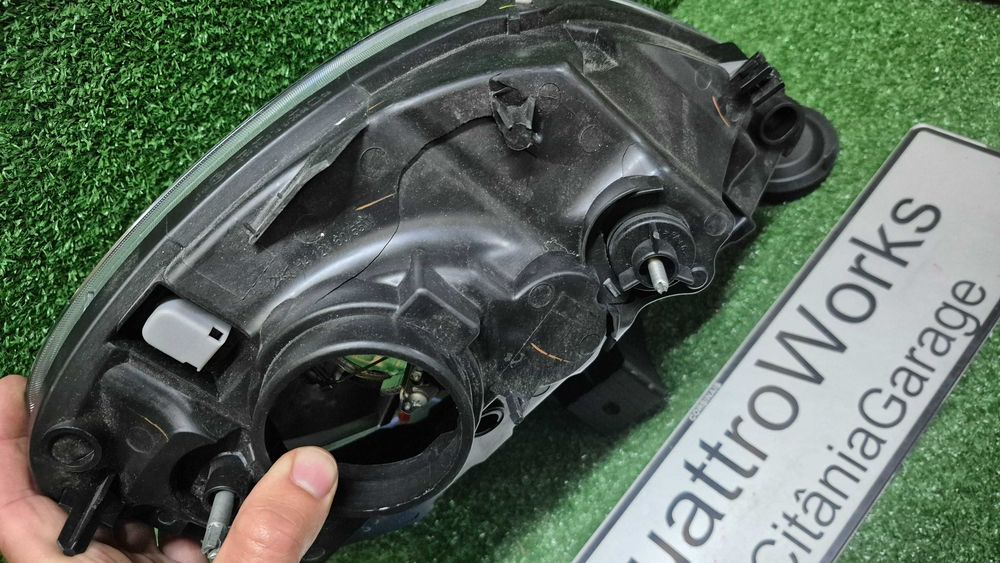 Otica Farol Esquerdo Renault Kangoo I KC FC 1997 a 2008 Ref. 551-1145L-LDEMY NOVO DEPO C/DANOS