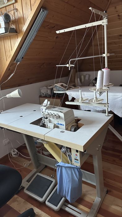 Overlock maszyna do szycia Juki MO-6814S
