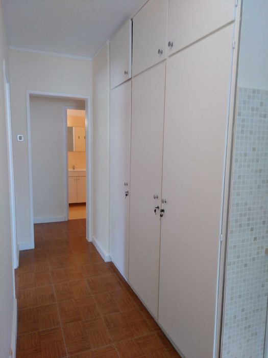 Arrenda-se QUARTO individual em CARCAVELOS