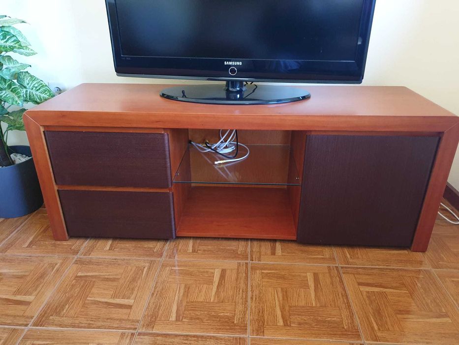 Móvel de televisão (Aparador)