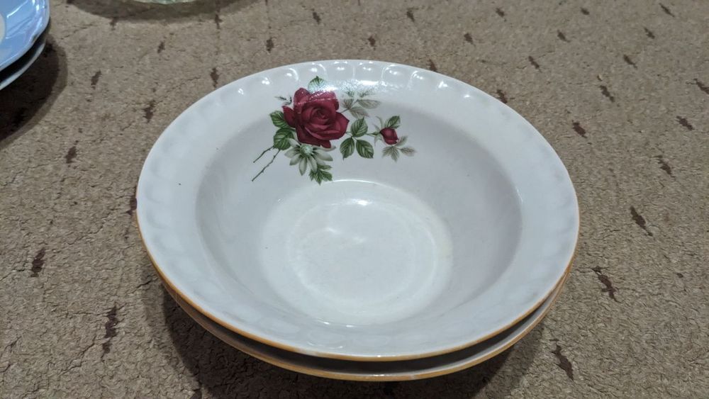 Глибокі тарілки для їжі