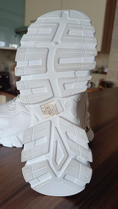 Sprzedam buty damskie
