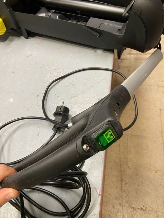 Máquina de lavar pavimentos Karcher