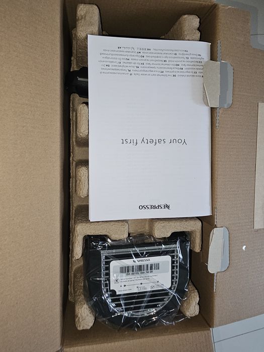 Máquina café Nespresso Citz (nova)