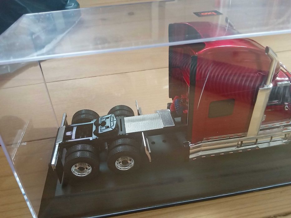 Модель авто TR103 1:43