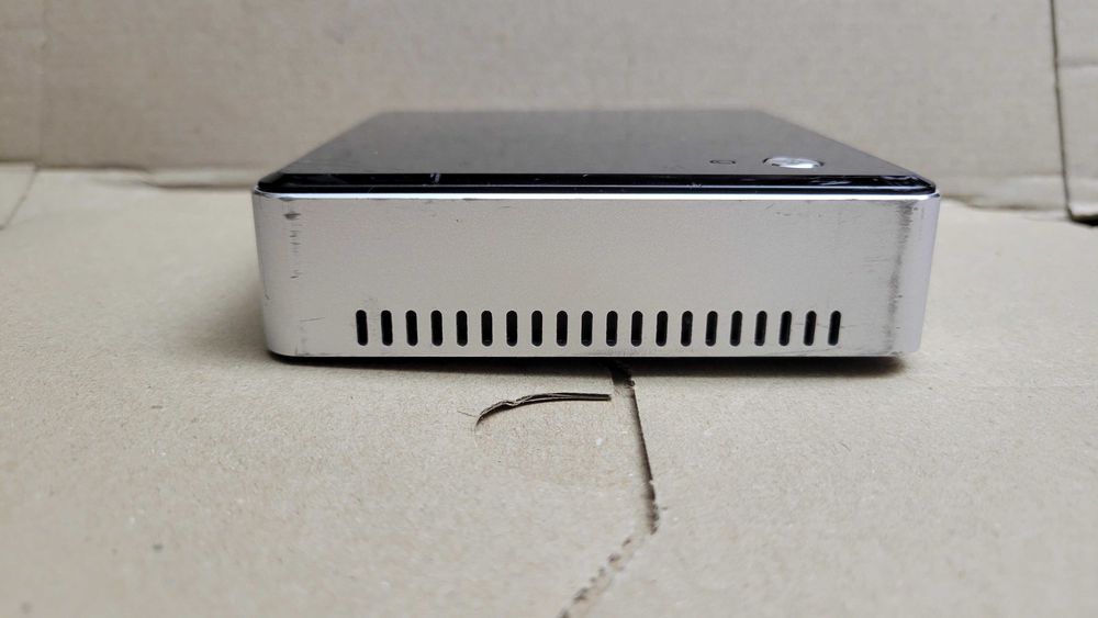 Неттоп Intel NUC5i5RYK i5-5250u 8/256GB m.2 NVME SSD WiFi BT miniHDMI