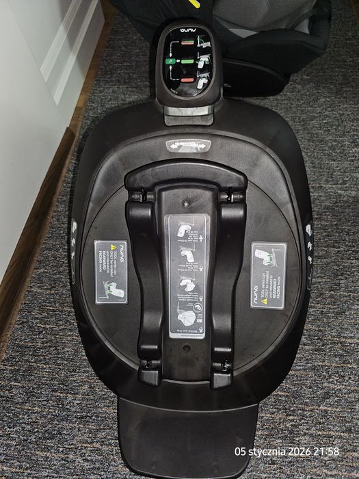 Fotelik samochodowy / nosidełko Nuna Arra Next (40-85 cm) z bazą