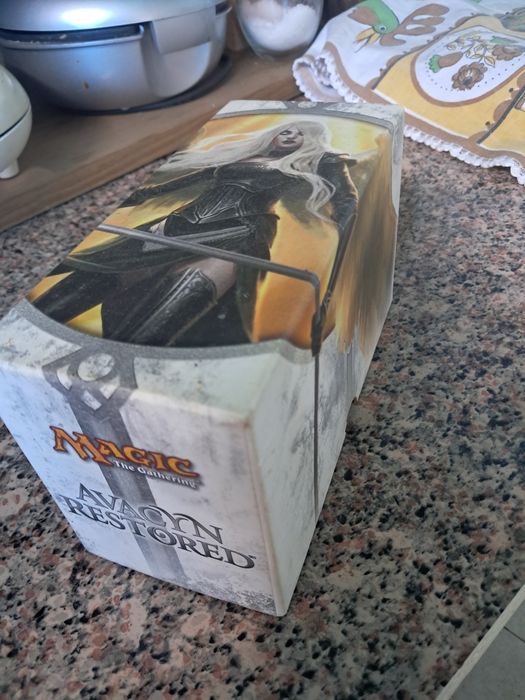 Caixa + 100 cartas Magic