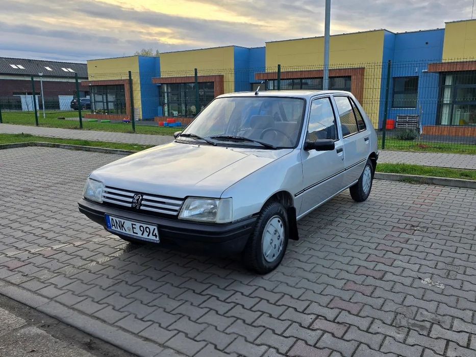 Peugeot 205