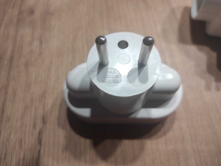 Adapter / przejściówka gniazda elektrycznego (rozgałęźnik)