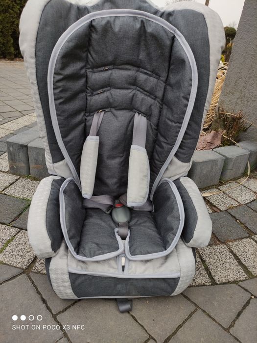 Fotelik samochodowy idealny stan