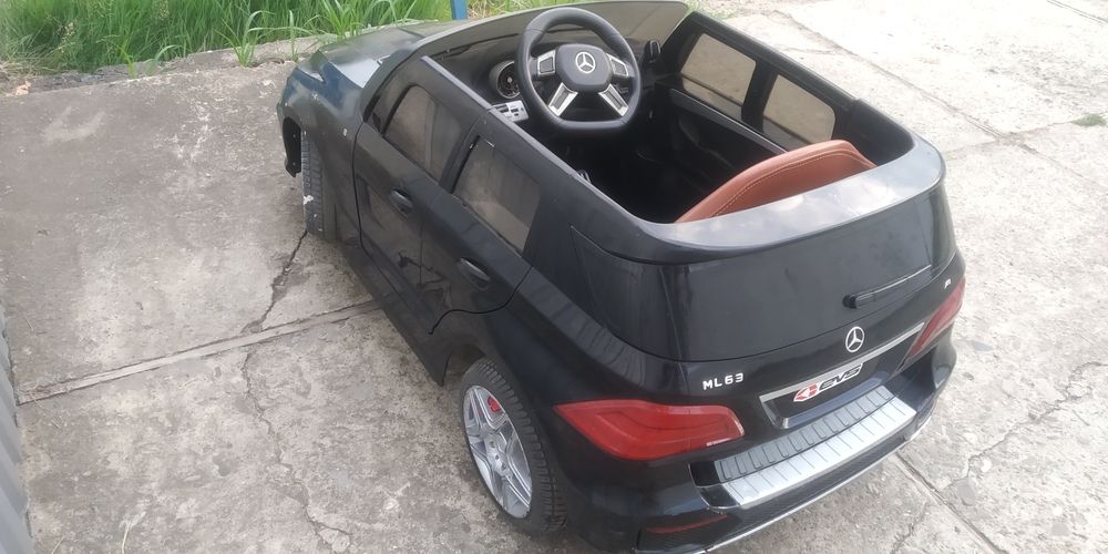 Продам дитячу машинку (електро)