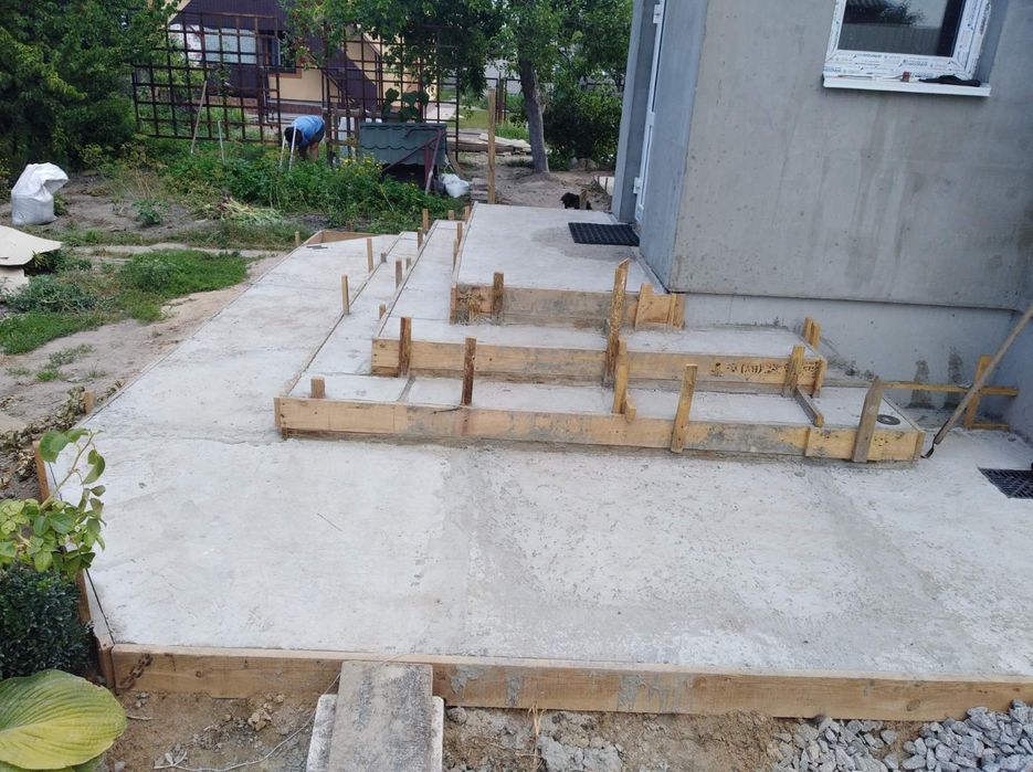 Отмостка  Сходи Крильце Майданчик Бетонні роботи