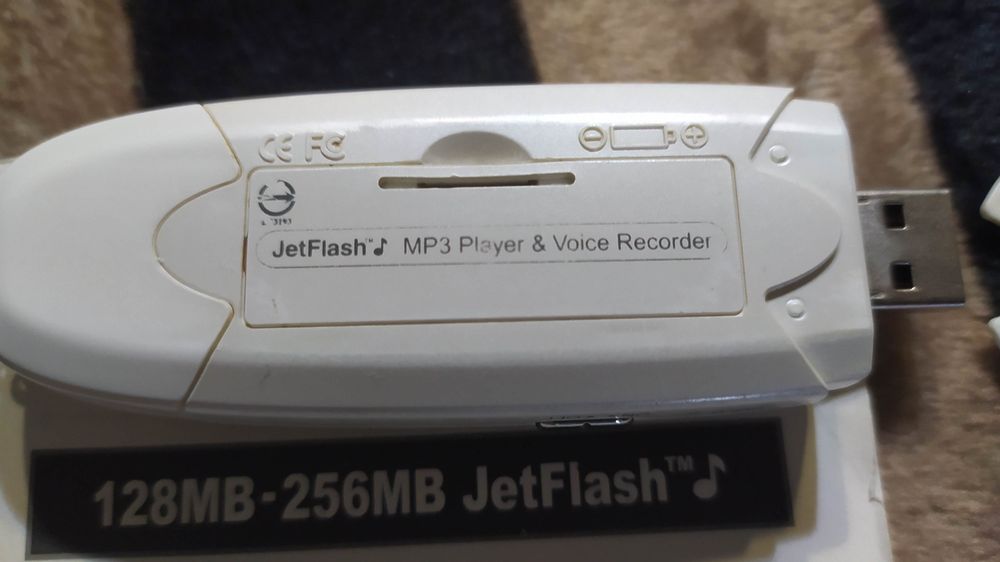 MP3  Transcend JetFlash 256MB