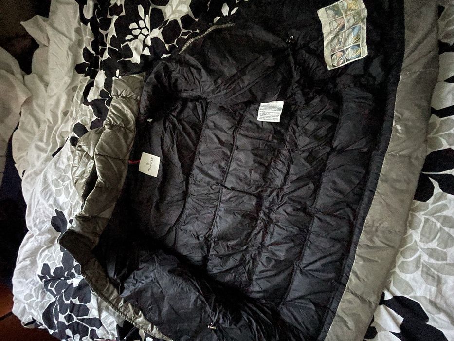 Пуховик від Moncler