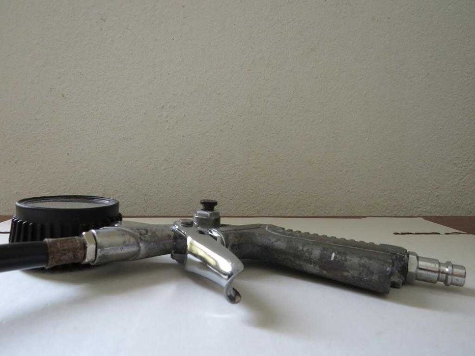 Pistola ar comprimido manómetro analógico. Conector válvula DANIFICADO