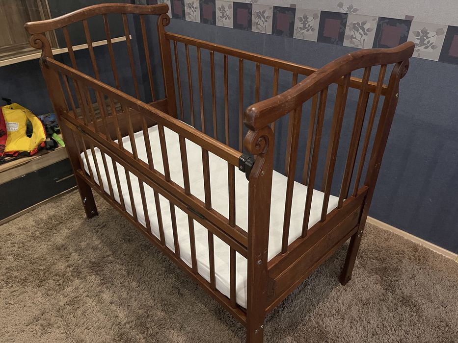 Ліжечко дитяче