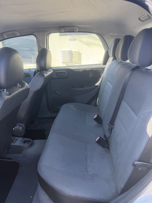 Opel Corsa Avariado