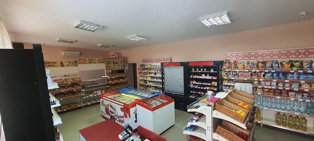 Комерційне приміщення магазину (кафе) с. Колодруби