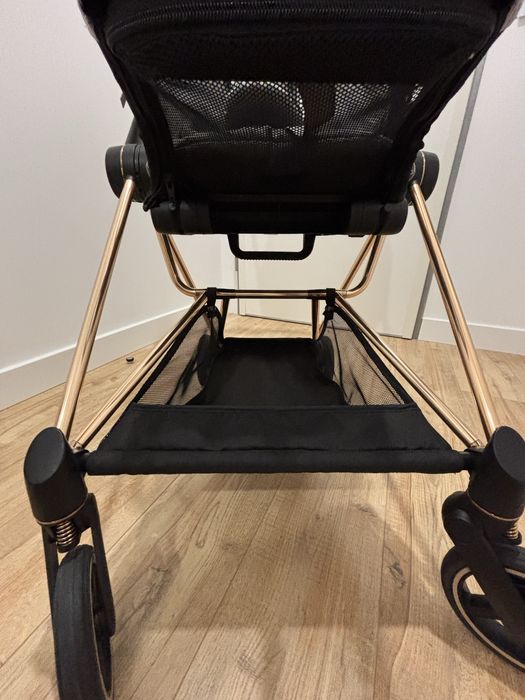 Vendo carrinho com ovo Cybex