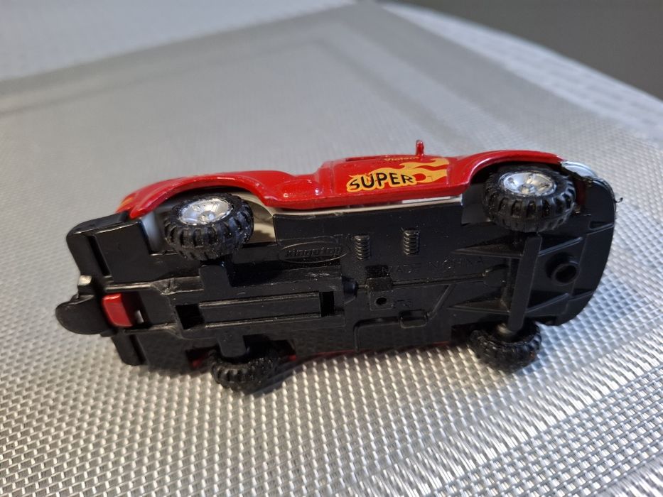 Model samochodu skala 1:43