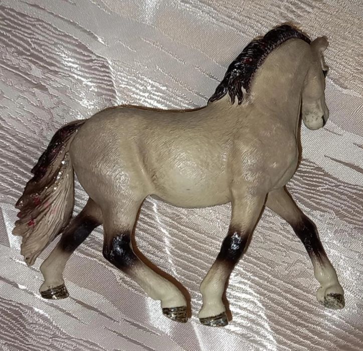 Андалузька кобила Schleich